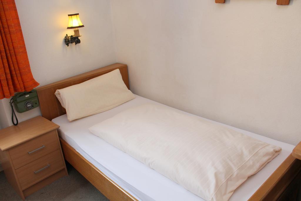 Hotel Hottmann Stuttgart Rum bild