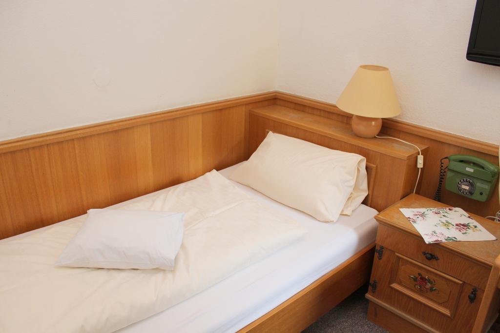 Hotel Hottmann Stuttgart Rum bild