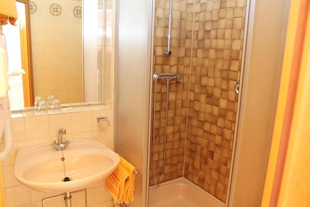 Hotel Hottmann Stuttgart Rum bild